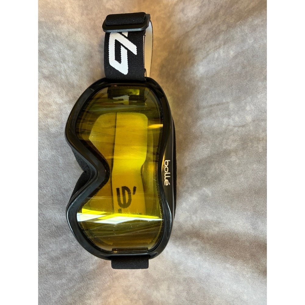 Bolle Ski Snowboard Goggles Black Frame Yellow Tint Lens Adjustable Strap Mens